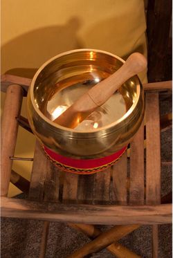 Dobani 6 in. Bronze Singing Bowl w/ Cushioned O Ring and Striker