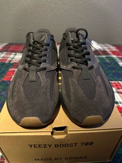Yeezy 700 Utility Black
