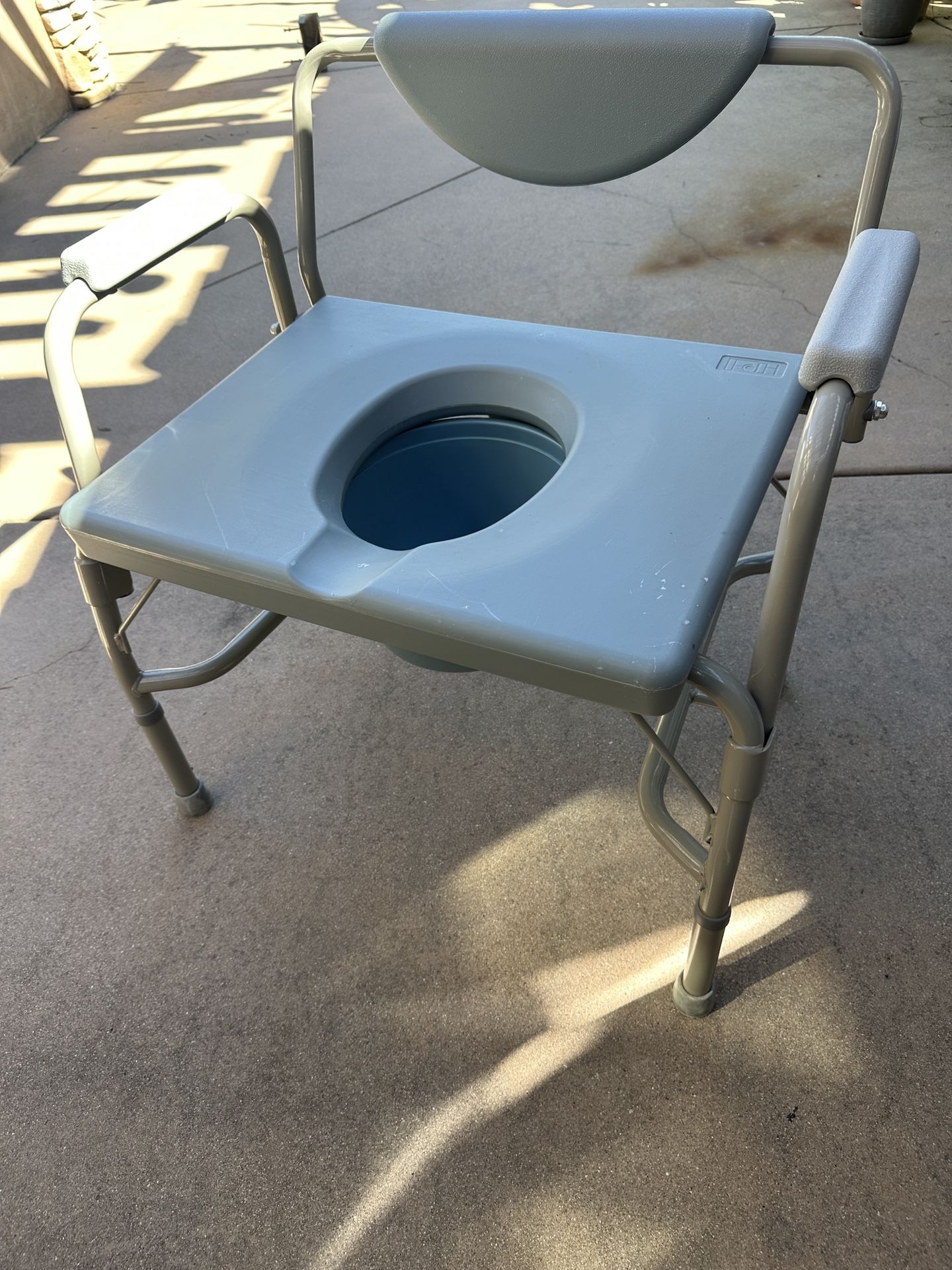 Bariatric Commode Chair ( Wide) Adjustable