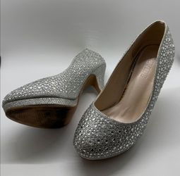 David's Bridal Silver Rhinestone Platform Heels size 6