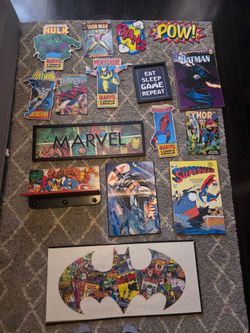 Marvel and DC Bedroom Decor (19 pieces)