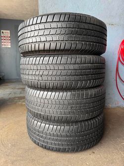 265/70/17. Michelìn