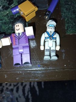 Roblox figure. 13