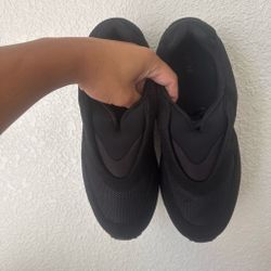 Yeezy BL-01 sneakers size 9 men’s