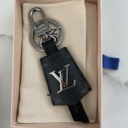 AUTHENTIC LOUIS VUITTAN KEYCHAIN