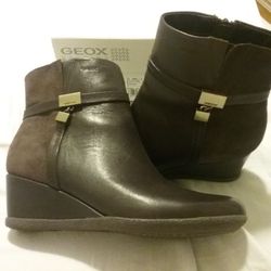 Womens GEOX Leather/Suede Boots, size  9 