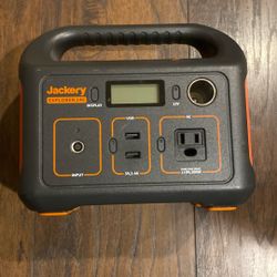 Jackery 240 Explorer Power Bank