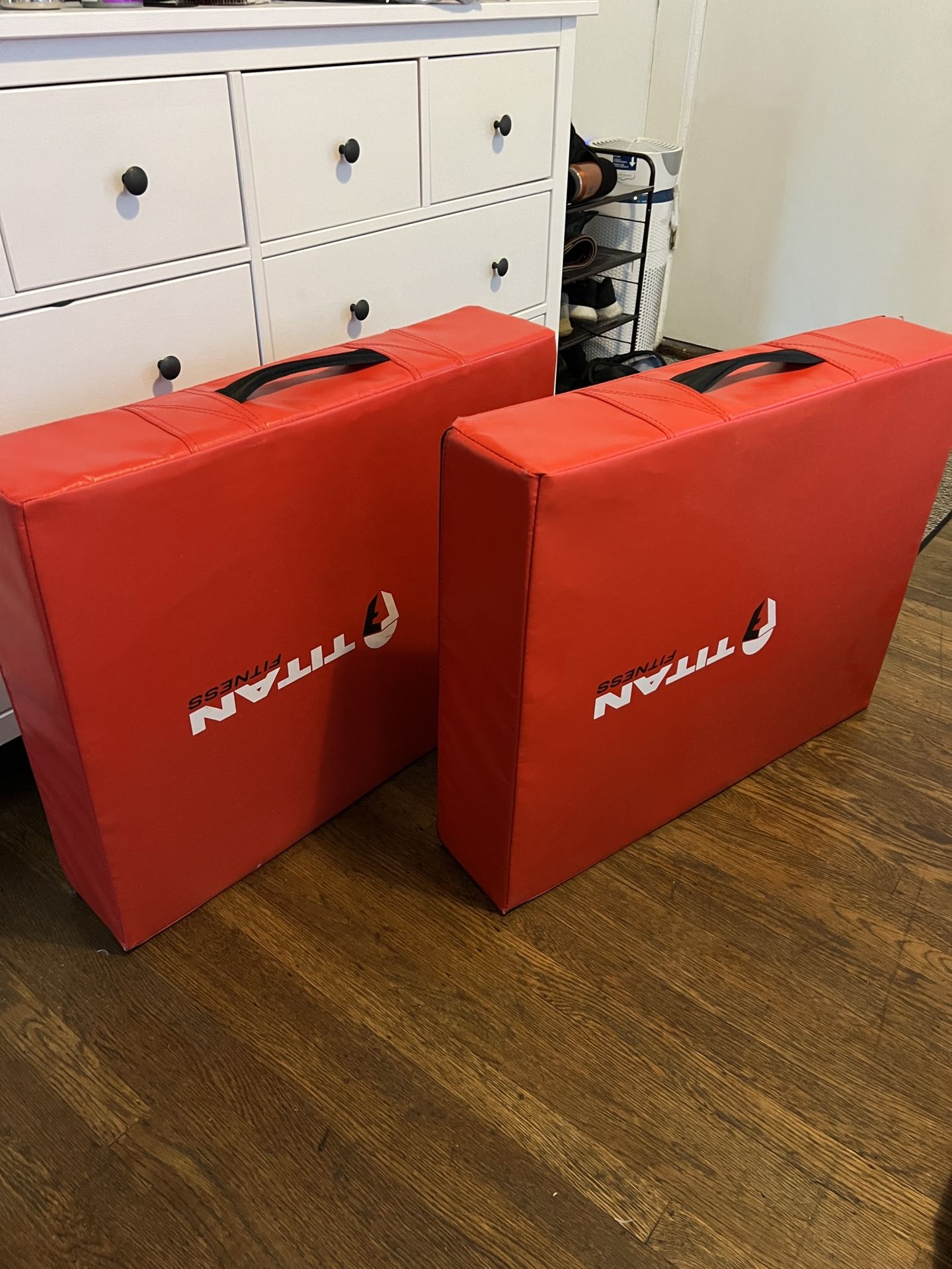 Titan Fitness Red Silencer Drop Pad Set
