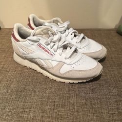 REEBOK CLASSIC SZ 7.5 US -5 UK