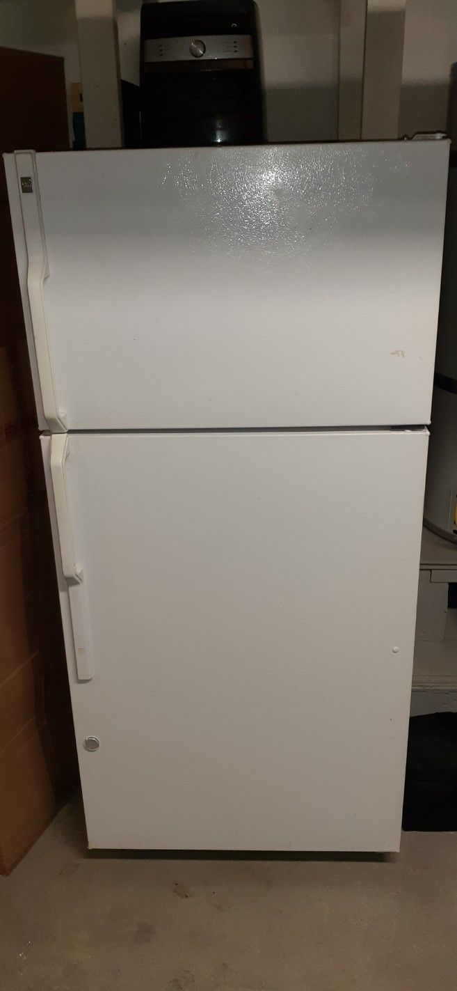 GE Refrigerator