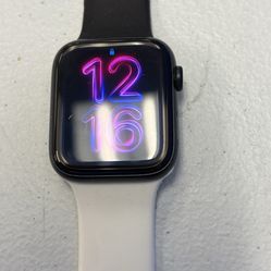 Apple Watch SE (2022)