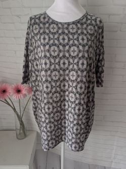 Nwt Lularoe top size XXS