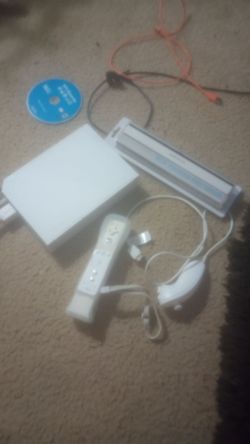 Nintendo Wii Console Bundle with Accessories