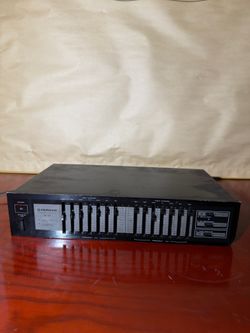 PIONEER GRAPHIC EQUALIZER  GR -560   VERY 