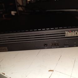 Lenovo ThinkCentre Micro M70q Desktop / i5 10400t