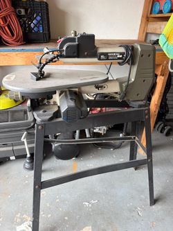 Porter Cable scroll saw in good condition.