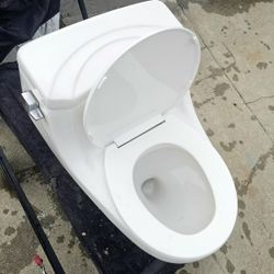 Karat 1 Piece Toilet $50!!