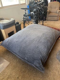 Giant floor memory foam pillow