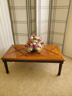 Coffee Table Excellent Condition Like New 