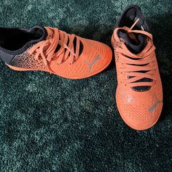 Puma Soccer Kid Shoe Size 12