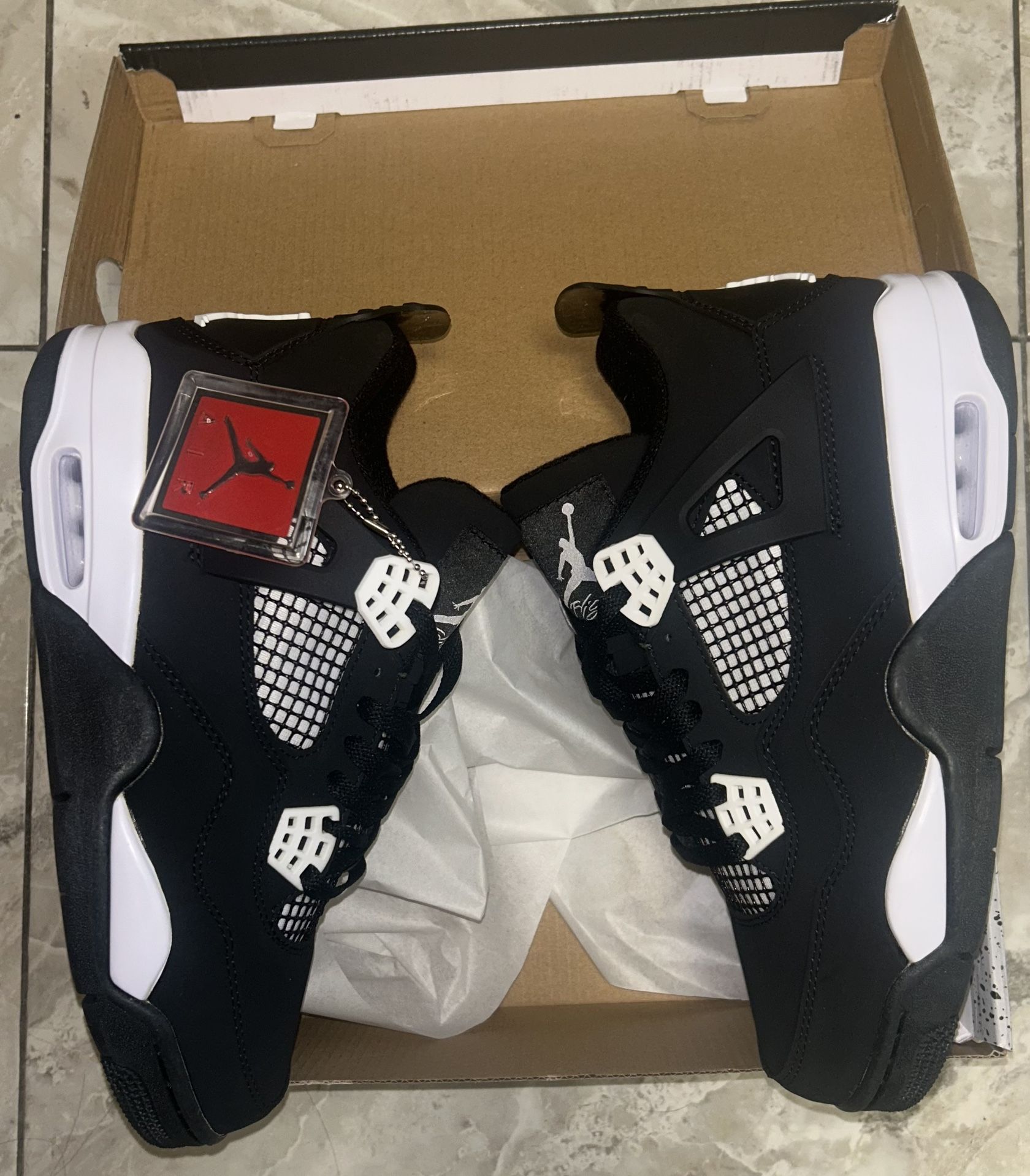 White Thunder Jordan 4
