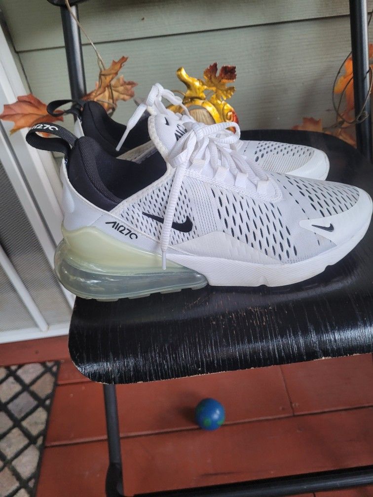 Nike AIR 270