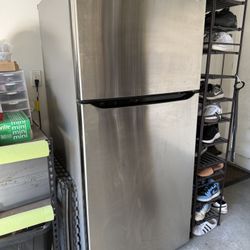 LG Top Freezer Refrigerator 