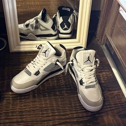Brand New Air Jordan 4 Retro Military Black Size 8 – No Box w/ anti creasers NEVER WORN