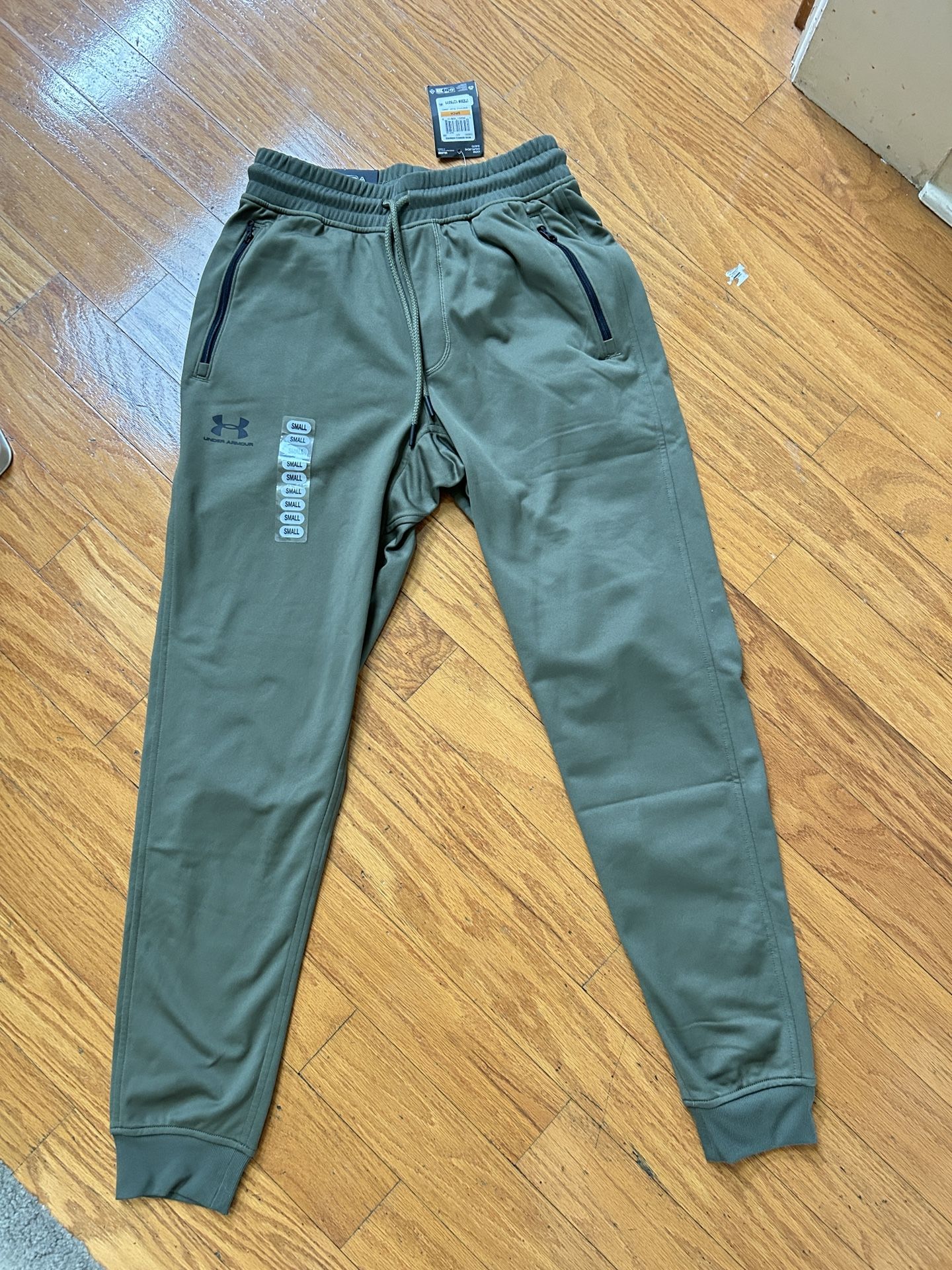 NWT Under Armour men’s Olive Green performance Joggers size S