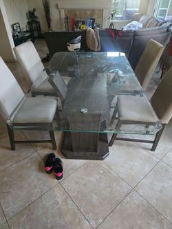 Table 4 chairs
