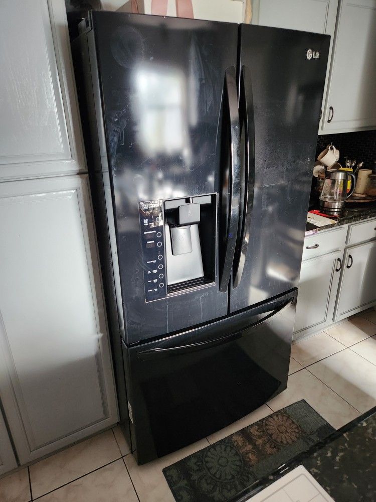 Broken LG Refrigerator 37x37x70"