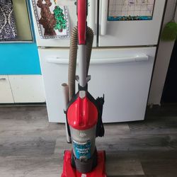 Dirt Devil Bagless Vacume Works Great PICK UP ONLY 