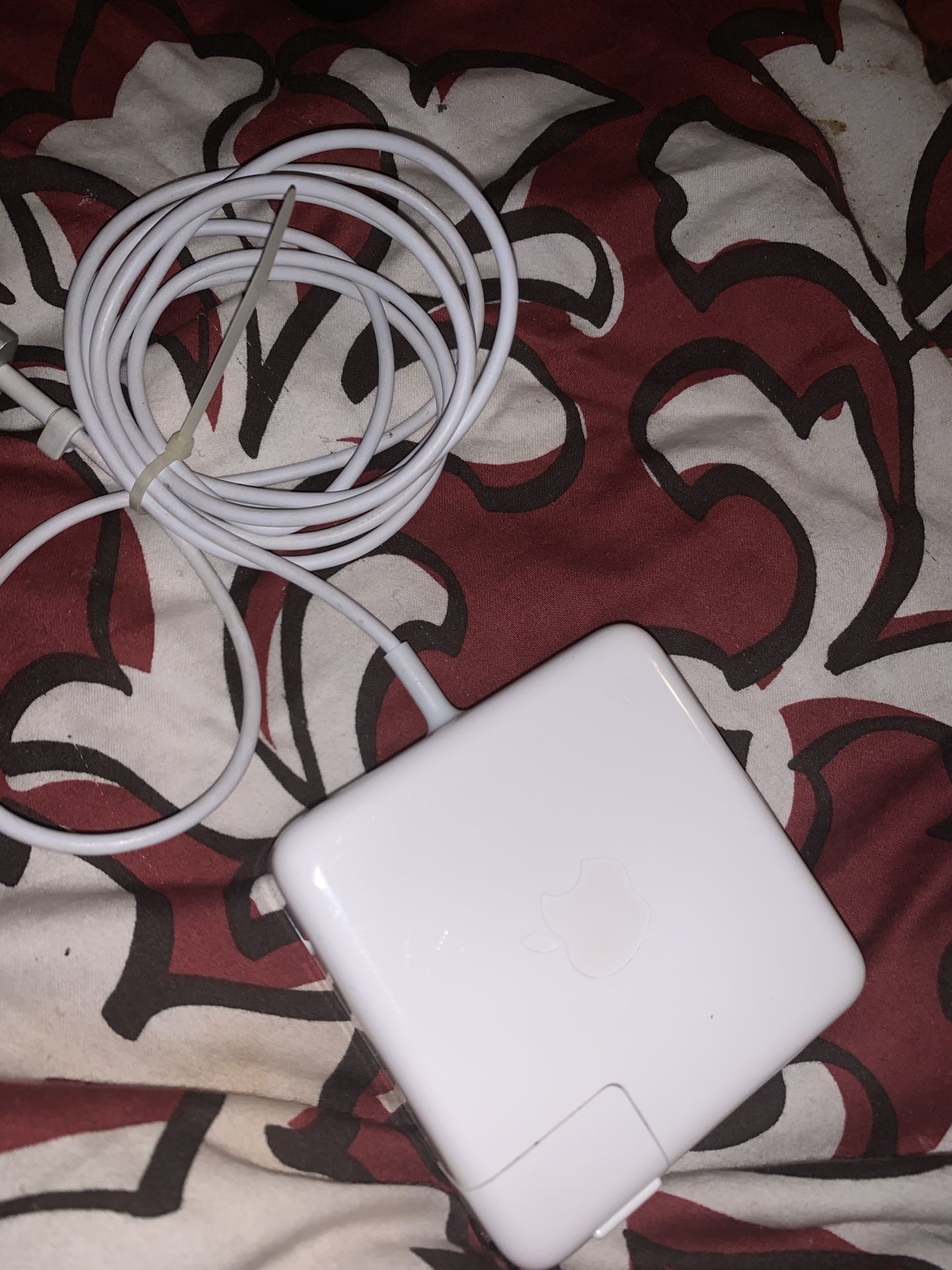 85w Apple MagSafe 2 Power Adapter & 2 87w Apple USB-C Power Adapters