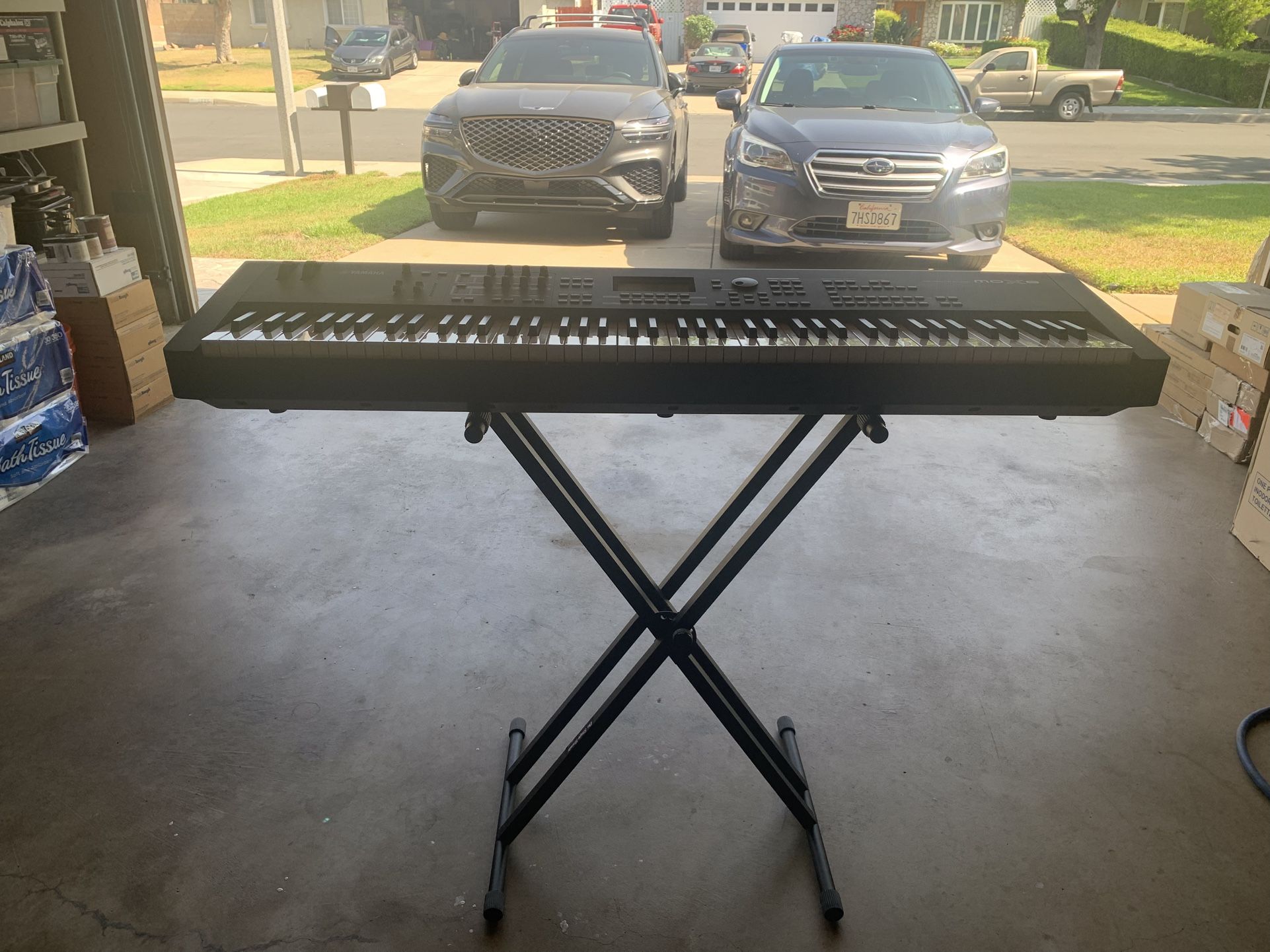 Yamaha MOX8, speakers And Stand