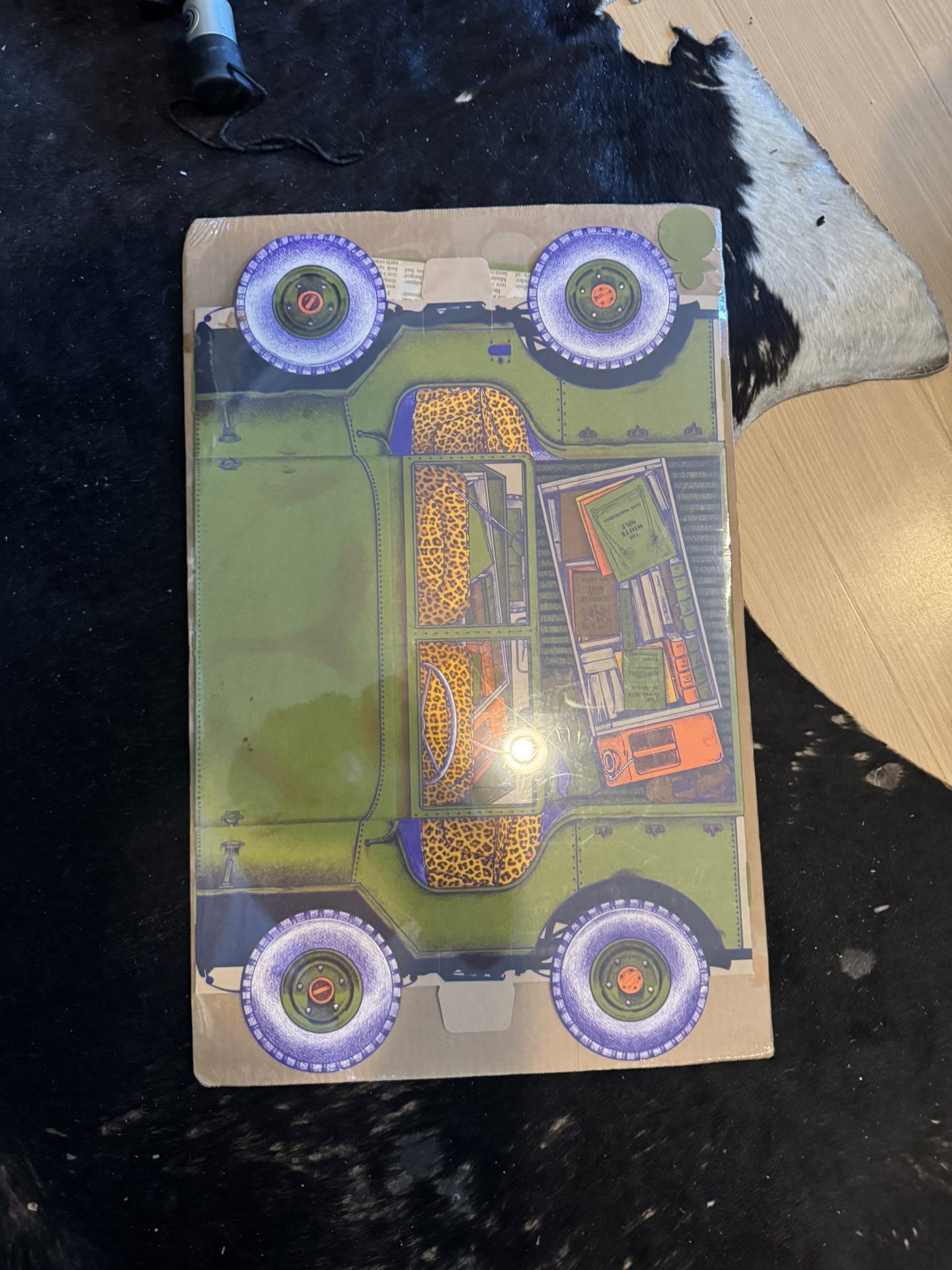 Banana Republic Safari Jeep-Shaped 3-D Gift Box and Tissue Paper 1980s New