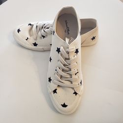 Universal Threads Sneakers, never worn, size 10, stars are blue