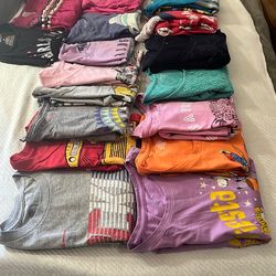 Grapic Tee Girls Size -14/16All Same Size Each 5 Dollars Total Pieces 25 (12 Are Half Sleeve And 13 Are Full Sleeves