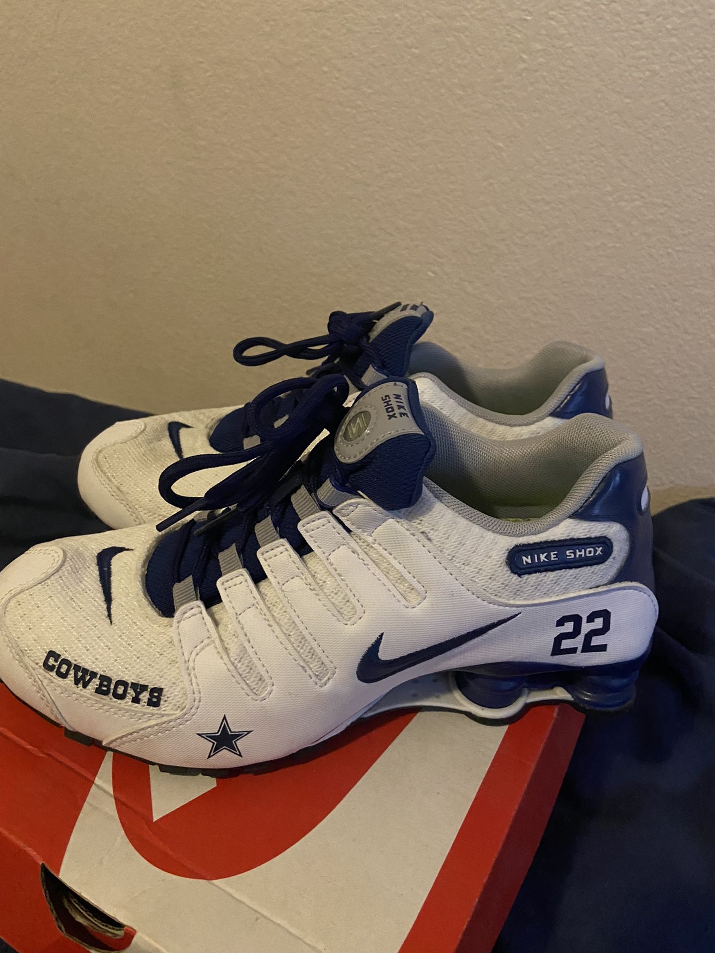 Dallas cowboys nike shox hotsell