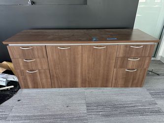 Desk/cabinet