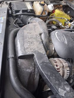 Chevy Tahoe air intake box with module
