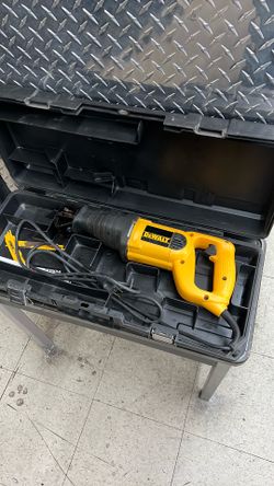 Dewalt DW303 Variable Speed Sawzall Reciprocating Saw