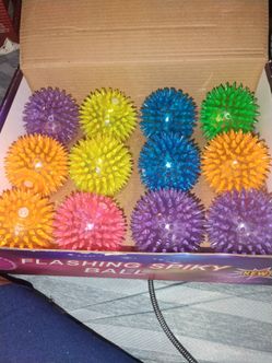 Flashing spiky ball 12