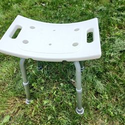 Bathtub support chair excellent condition like new!