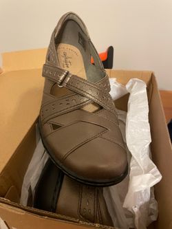 Clark’s woman’s shoe 6 1/2 M