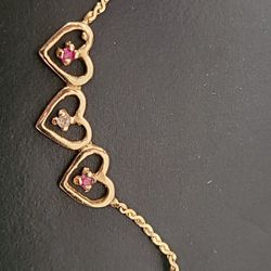 14K Beautiful Triple Heart Necklace!