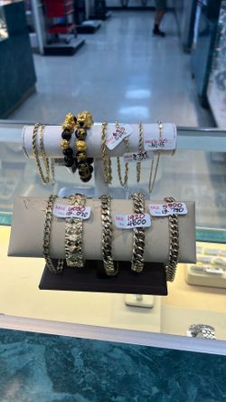 Men’s gold bracelets