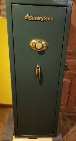 14-Gun Safe Sentry G5243