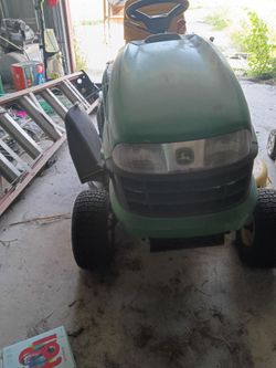 John Deere riding lawnmower LA110