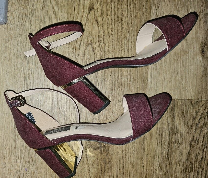 Burgundy Heels With Gold