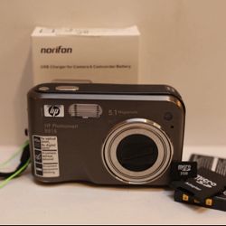 HP Photosmart R818 5.1 Megapixels Gray Digital Camera